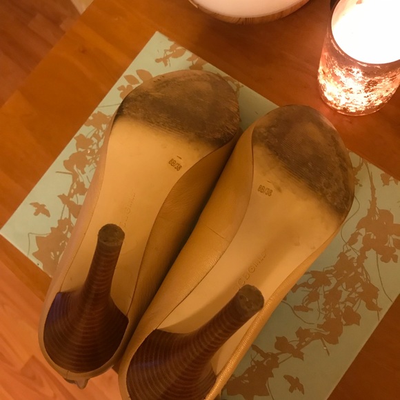 BCBGirls gold peep toe shoes - Picture 2 of 5